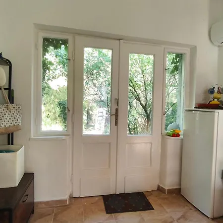 Toparti Kertes Vendeghaz بيت للعطل *